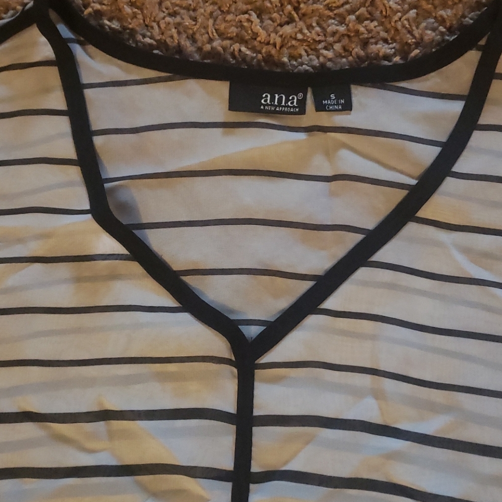 Shirt - Picture 2 of 5